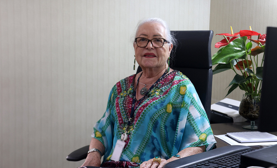 Servidora da PGE completa 63 anos de serviço público no Dia da Mulher