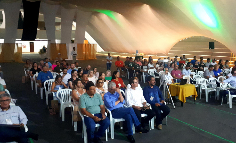 4º Encontro de Organizadores de Caminhadas da Natureza, iniciado nesta segunda-feira (27) e que se estende até quarta (29), em Pontal do Paraná