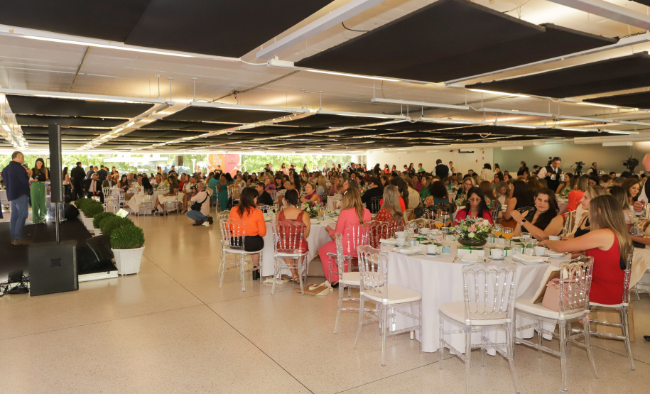 Encontro de Primeiras Damas do Paraná que aconteceu no Museu Oscar Niermeyer.