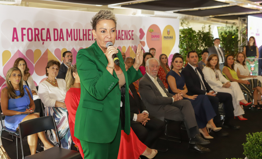 Primeiras-damas do Paraná discutem políticas e ações sociais voltadas às mulheres. Na foto, a deputada estadual Cloara Pinheiro.