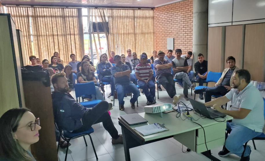 Com orientação do IDR-Paraná produtores de queijo criam Associação