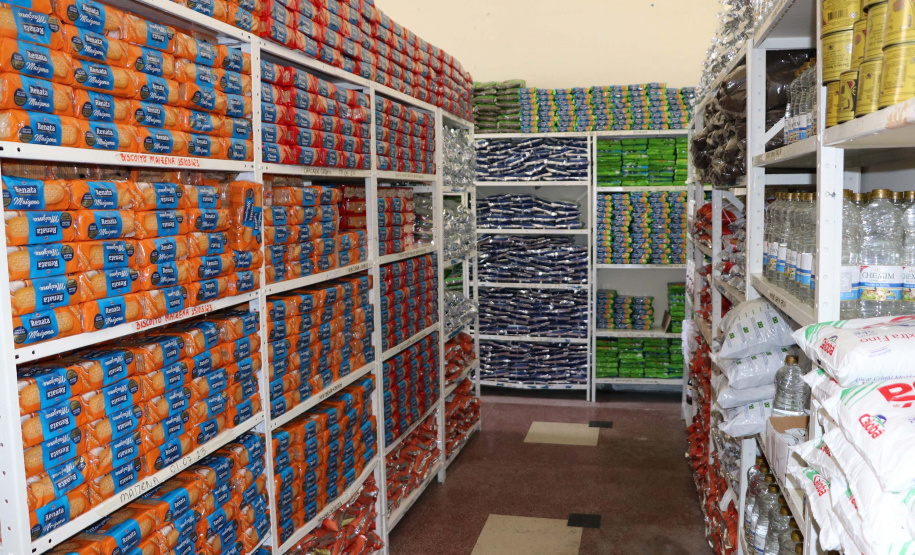 Governo Estadual e Fundepar fazem entrega da segunda remessa em 2023 de alimentos não perecíveis da merenda escolar