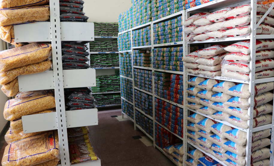 Governo Estadual e Fundepar fazem entrega da segunda remessa em 2023 de alimentos não perecíveis da merenda escolar
