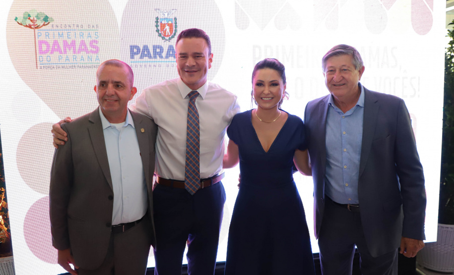 A primeira-dama do Paraná, Luciana Saito Massa, presidiu nesta terça-feira (21) o II Encontro das Primeiras-Damas do Paraná — A Força da Mulher Paranaense, no Museu Oscar Niemeyer, em Curitiba.