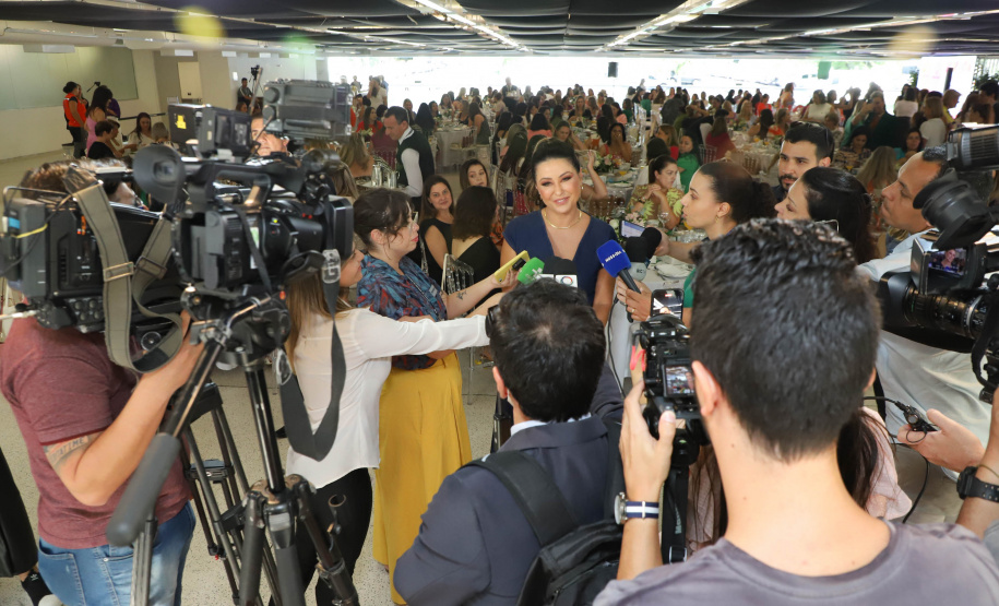 A primeira-dama do Paraná, Luciana Saito Massa, presidiu nesta terça-feira (21) o II Encontro das Primeiras-Damas do Paraná — A Força da Mulher Paranaense, no Museu Oscar Niemeyer, em Curitiba.