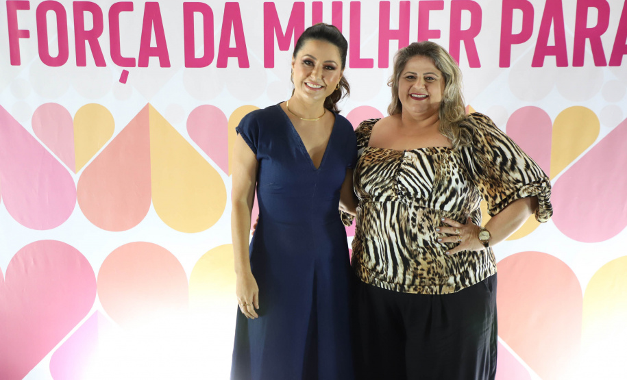 A primeira-dama do Paraná, Luciana Saito Massa, presidiu nesta terça-feira (21) o II Encontro das Primeiras-Damas do Paraná — A Força da Mulher Paranaense, no Museu Oscar Niemeyer, em Curitiba.
