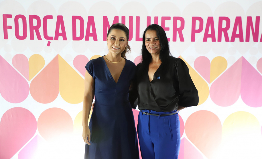 A primeira-dama do Paraná, Luciana Saito Massa, presidiu nesta terça-feira (21) o II Encontro das Primeiras-Damas do Paraná — A Força da Mulher Paranaense, no Museu Oscar Niemeyer, em Curitiba.