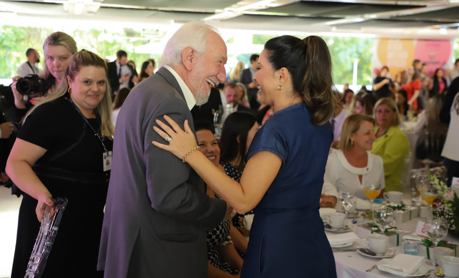 A primeira-dama do Paraná, Luciana Saito Massa, presidiu nesta terça-feira (21) o II Encontro das Primeiras-Damas do Paraná — A Força da Mulher Paranaense, no Museu Oscar Niemeyer, em Curitiba.