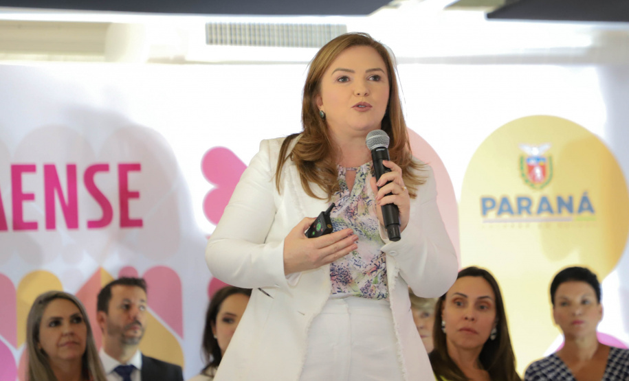 A primeira-dama do Paraná, Luciana Saito Massa, presidiu nesta terça-feira (21) o II Encontro das Primeiras-Damas do Paraná — A Força da Mulher Paranaense, no Museu Oscar Niemeyer, em Curitiba.