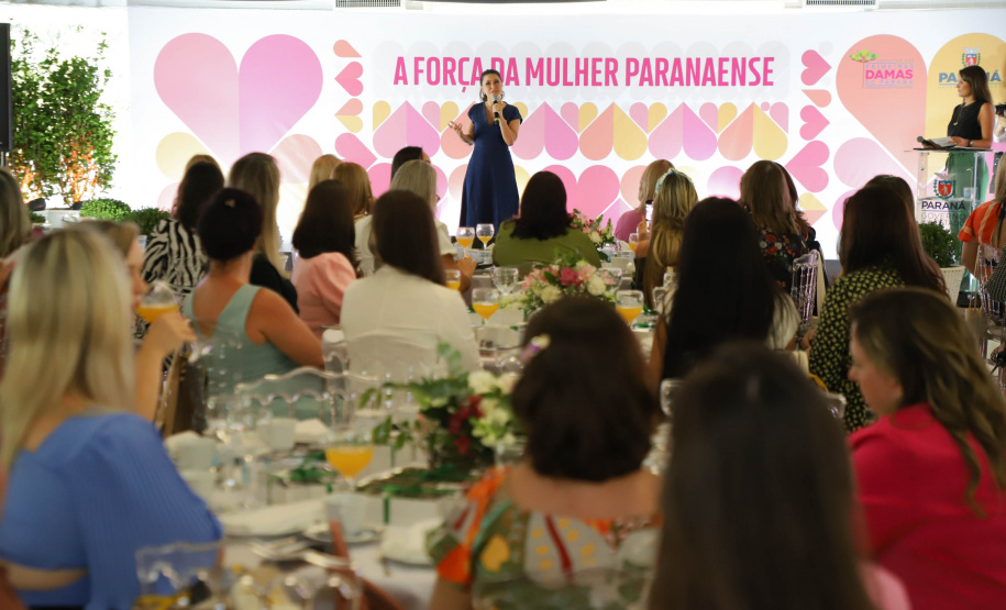 A primeira-dama do Paraná, Luciana Saito Massa, presidiu nesta terça-feira (21) o II Encontro das Primeiras-Damas do Paraná — A Força da Mulher Paranaense, no Museu Oscar Niemeyer, em Curitiba.