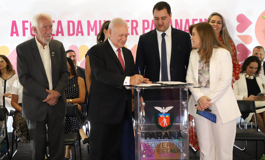 O governador Carlos Massa Ratinho Junior sancionou nesta terça-feira (21) a criação do Fundo Estadual dos Direitos da Mulher (FEDIM/PR).