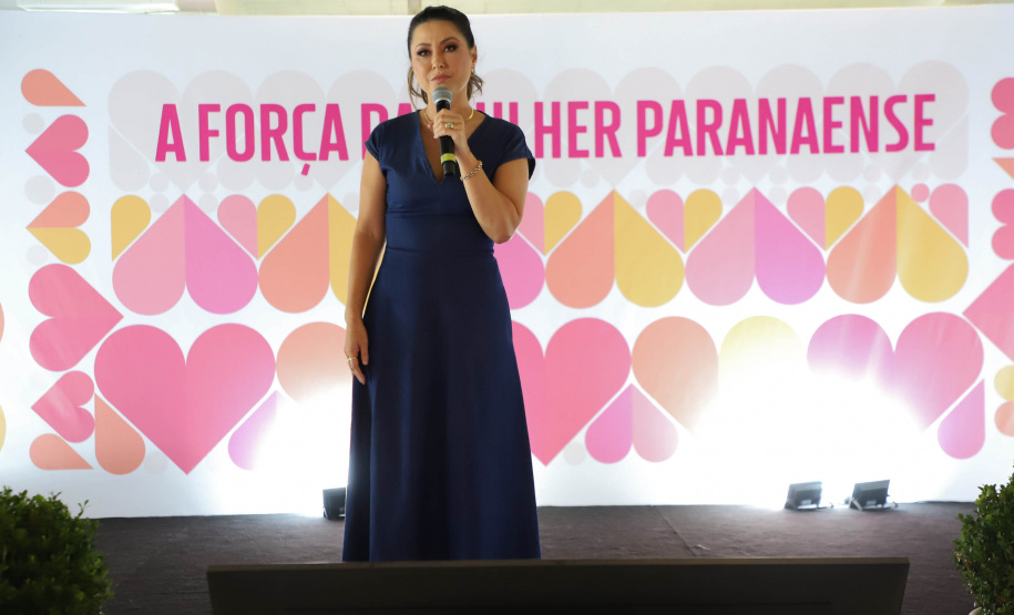 A primeira-dama do Paraná, Luciana Saito Massa, presidiu nesta terça-feira (21) o II Encontro das Primeiras-Damas do Paraná — A Força da Mulher Paranaense, no Museu Oscar Niemeyer, em Curitiba.