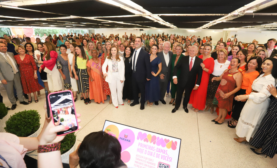 O governador Carlos Massa Ratinho Junior anunciou nesta terça-feira (21) um pacote de ações do Governo do Estado focadas na promoção da igualdade de gênero e combate à violência contra a mulher.