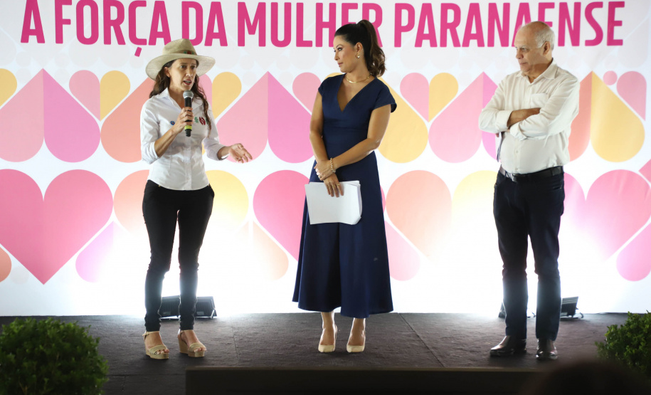 A primeira-dama do Paraná, Luciana Saito Massa, presidiu nesta terça-feira (21) o II Encontro das Primeiras-Damas do Paraná — A Força da Mulher Paranaense, no Museu Oscar Niemeyer, em Curitiba.