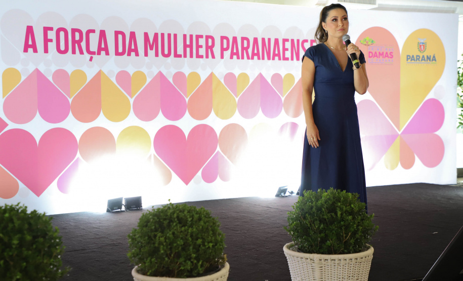 A primeira-dama do Paraná, Luciana Saito Massa, presidiu nesta terça-feira (21) o II Encontro das Primeiras-Damas do Paraná — A Força da Mulher Paranaense, no Museu Oscar Niemeyer, em Curitiba.