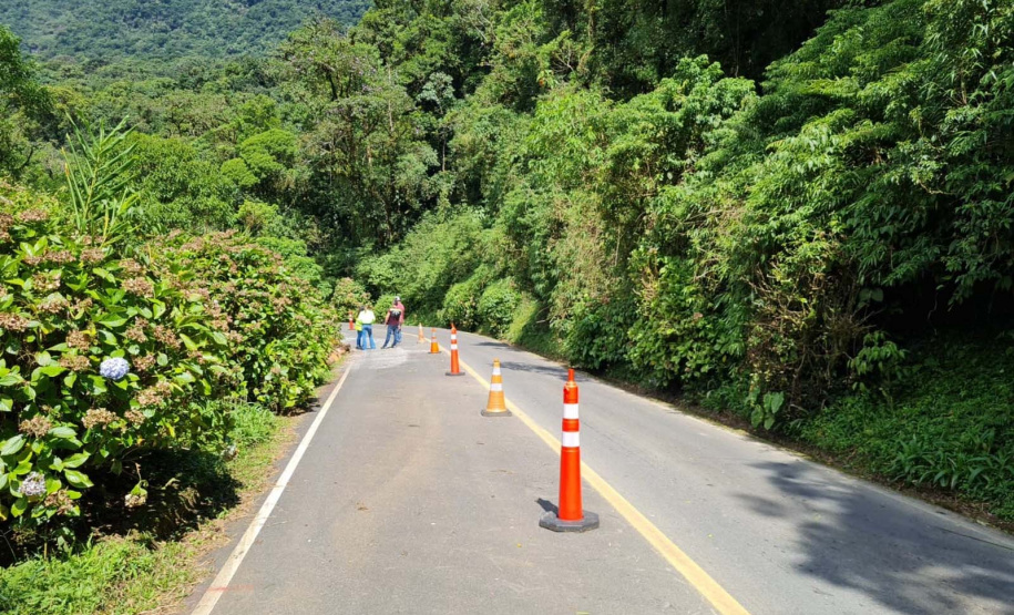 Estrada da Graciosa tem frentes de trabalho em quatro quilômetros