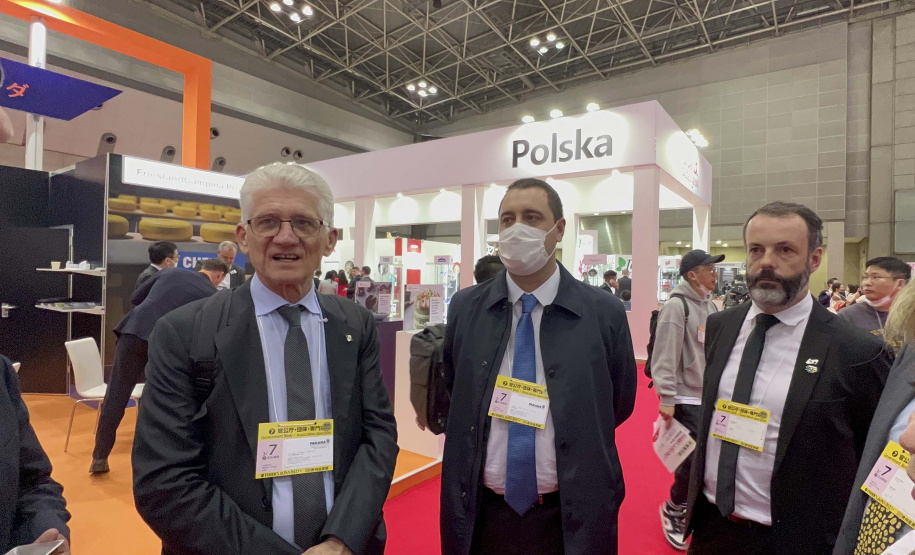 O governador Carlos Massa Ratinho Junior participou nesta terça-feira (07) de uma reunião com o vice-ministro da Agricultura, Silvicultura e Pesca do Japão, Atsushi Nonaka.