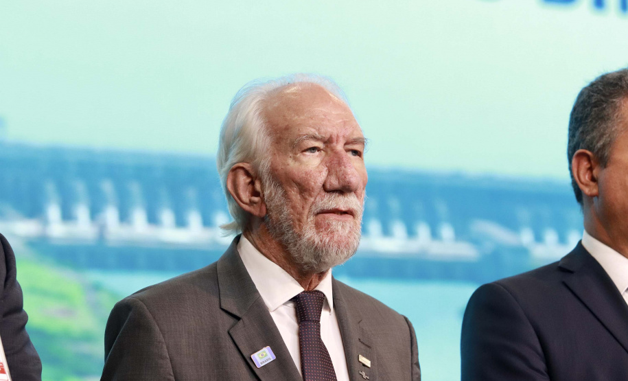 GOVERNADOR EM EXERCÍCIO - FOZ