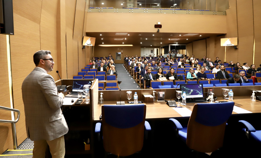 Paraná apresenta proposta de modelo de concessão portuária em evento da OAB-SP