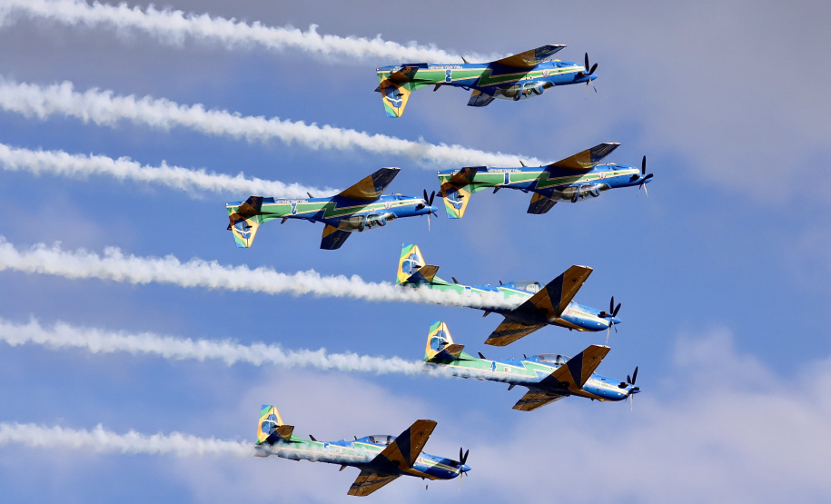 Porto de Paranaguá celebra 88 anos com passeio ciclístico e show da Esquadrilha da Fumaça