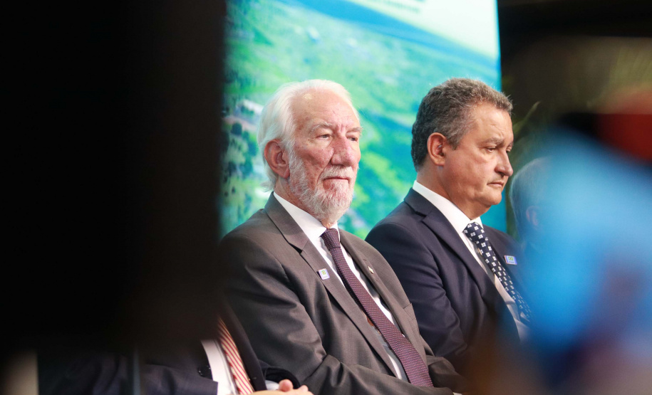 GOVERNADOR EM EXERCÍCIO - FOZ