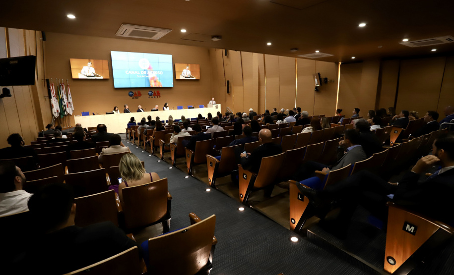 Paraná apresenta proposta de modelo de concessão portuária em evento da OAB-SP