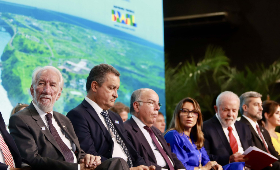 GOVERNADOR EM EXERCÍCIO - FOZ