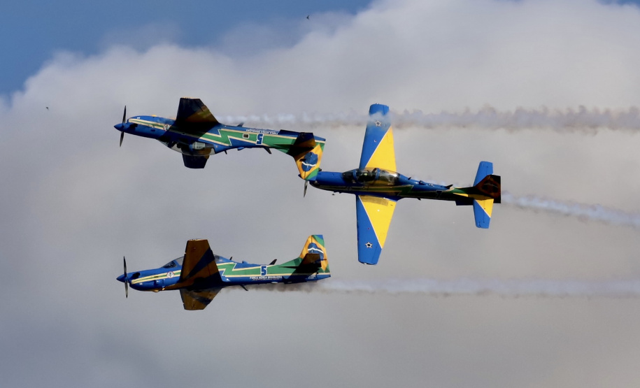 Porto de Paranaguá celebra 88 anos com passeio ciclístico e show da Esquadrilha da Fumaça