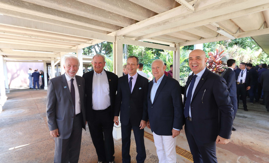 GOVERNADOR EM EXERCÍCIO - FOZ