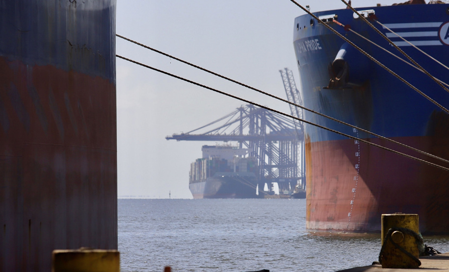 Novas tabelas tarifárias entram em vigor no próximo dia 1 nos portos do Paraná