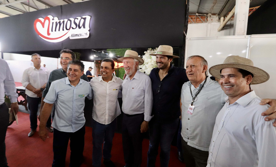 Darci Piana exalta importância da agroindústria do Paraná durante visita à ExpoUmuarama