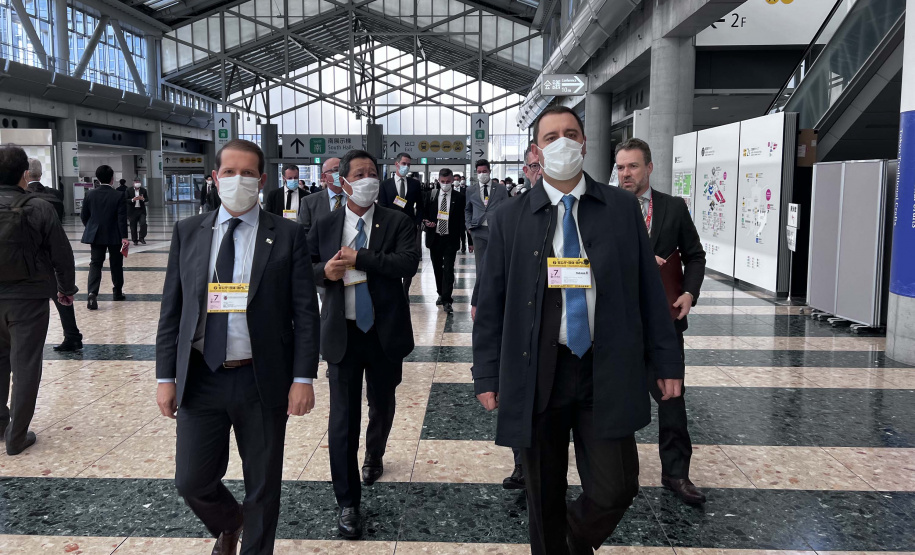 O governador Carlos Massa Ratinho Junior participou nesta terça-feira (07) de uma reunião com o vice-ministro da Agricultura, Silvicultura e Pesca do Japão, Atsushi Nonaka.