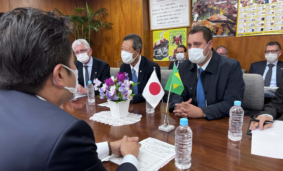 O governador Carlos Massa Ratinho Junior participou nesta terça-feira (07) de uma reunião com o vice-ministro da Agricultura, Silvicultura e Pesca do Japão, Atsushi Nonaka.