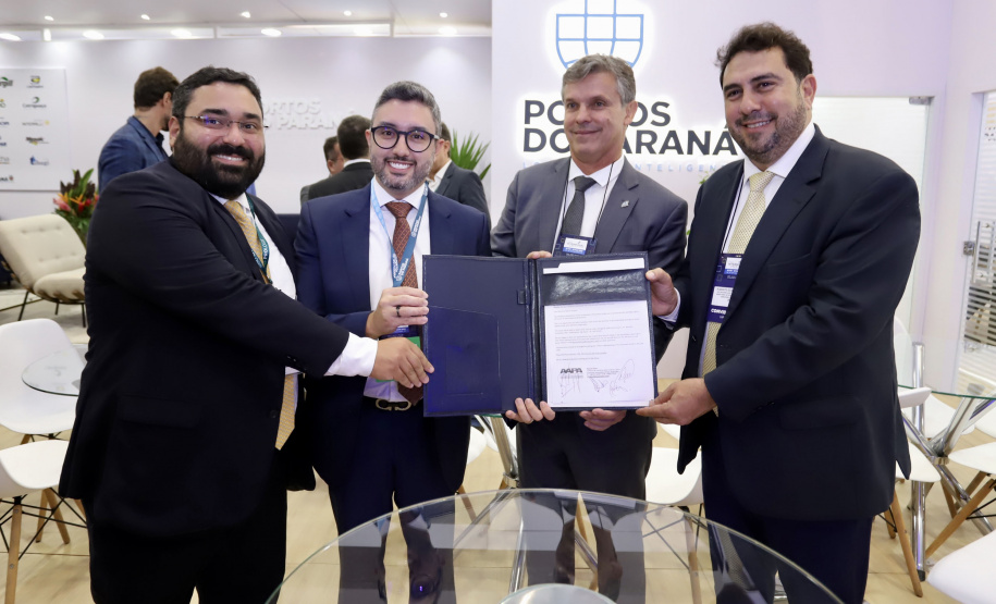 Portos do Paraná assina novo contrato de arrendamento para área localizada no cais do Porto de Paranaguá