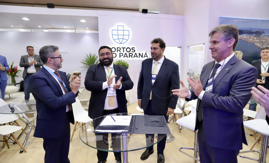 Portos do Paraná assina novo contrato de arrendamento para área localizada no cais do Porto de Paranaguá
