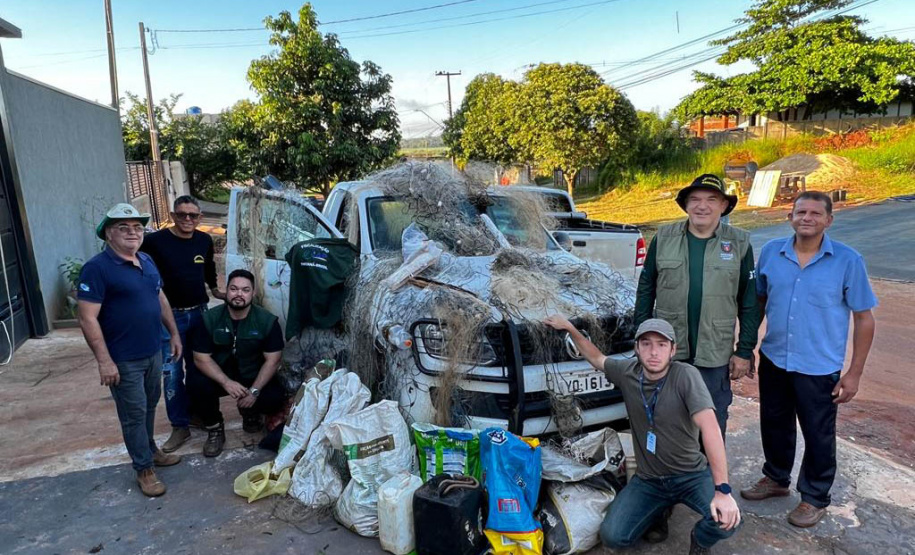 Operação do IAT no Rio Paraná busca combater a prática da pesca ilegal. Foram recolhidos materiais proibidos e aplicadas multas.