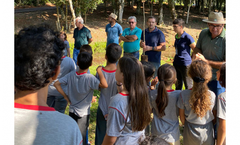 Regionais do IAT plantaram cerca de 18 mil mudas em diferentes localidades do Estado para recuperar matas ciliares