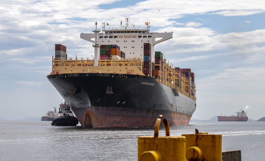 Novas tabelas tarifárias entram em vigor no próximo dia 1 nos portos do Paraná