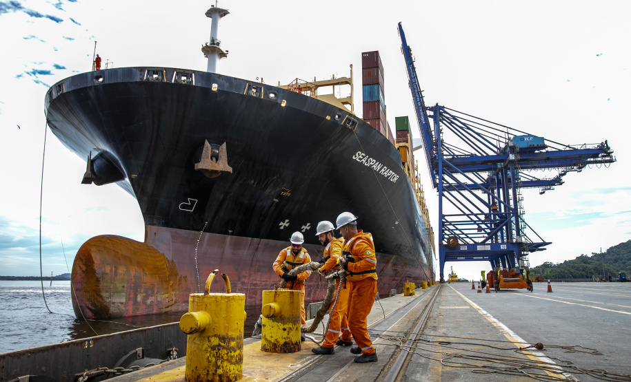 Novas tabelas tarifárias entram em vigor no próximo dia 1 nos portos do Paraná