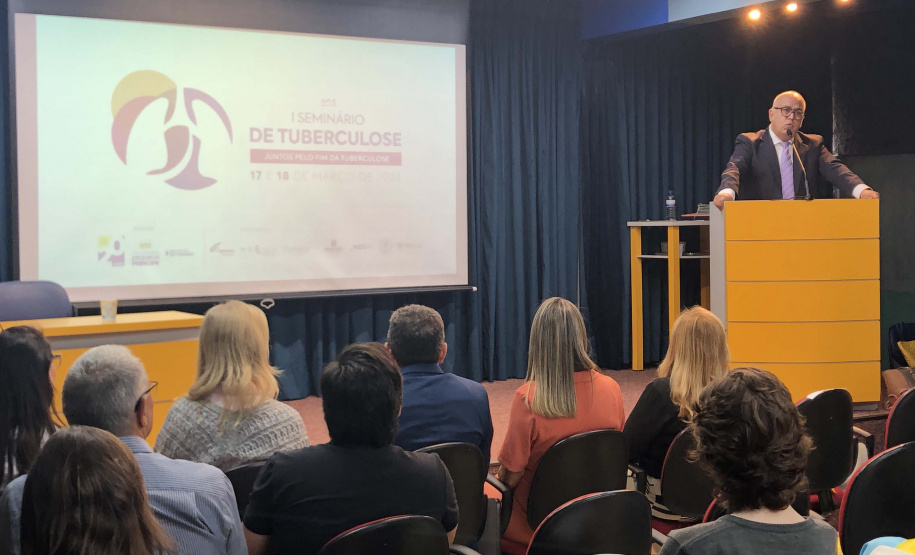 Saúde promove seminário e aborda importância do tratamento contra a tuberculose