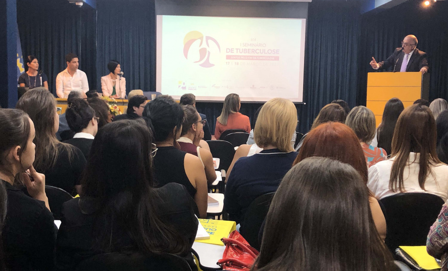 Saúde promove seminário e aborda importância do tratamento contra a tuberculose