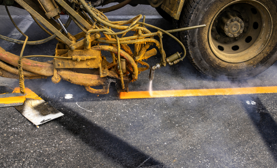 Porto de Paranaguá ganha nova sinalização horizontal e vertical na faixa primária