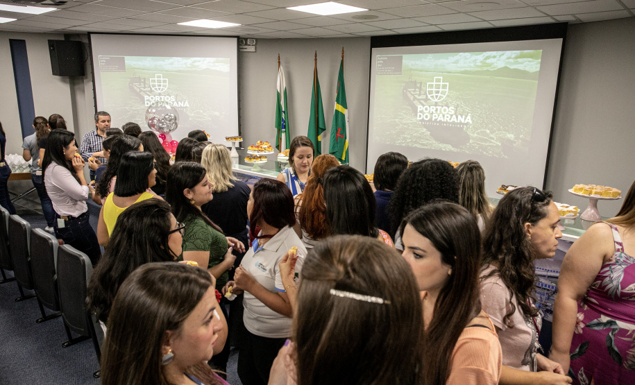 Portos do Paraná reservará a funcionárias 50% das vagas em cursos nacionais e internacionais
