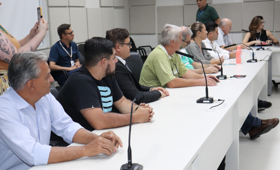 Pimentel toma posse e preside a primeira Reunião Extraordinária do ConCidades /PR