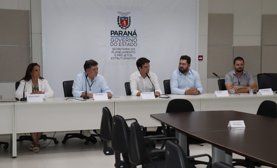 Pimentel toma posse e preside a primeira Reunião Extraordinária do ConCidades /PR