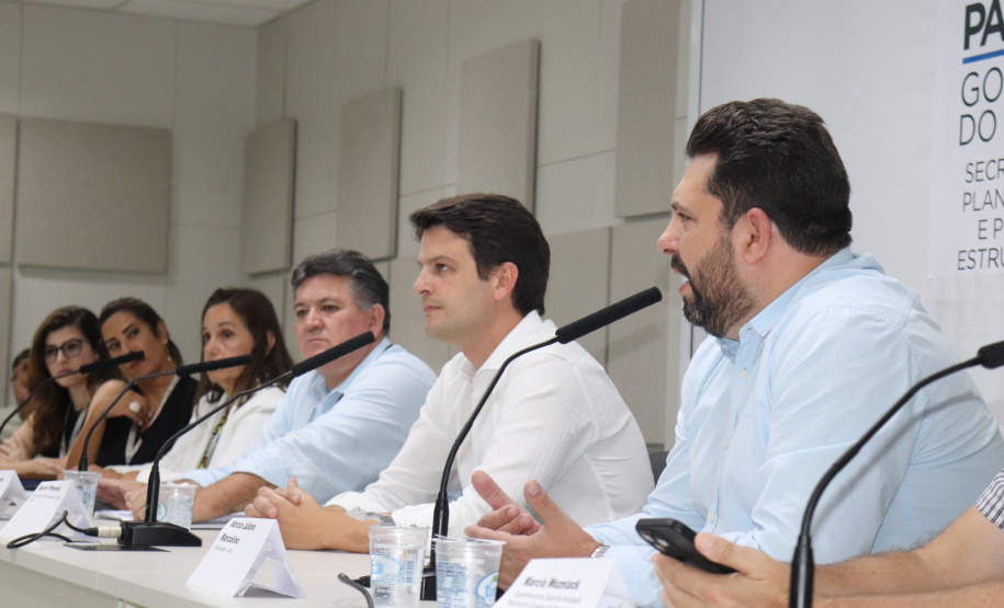 Pimentel toma posse e preside a primeira Reunião Extraordinária do ConCidades /PR