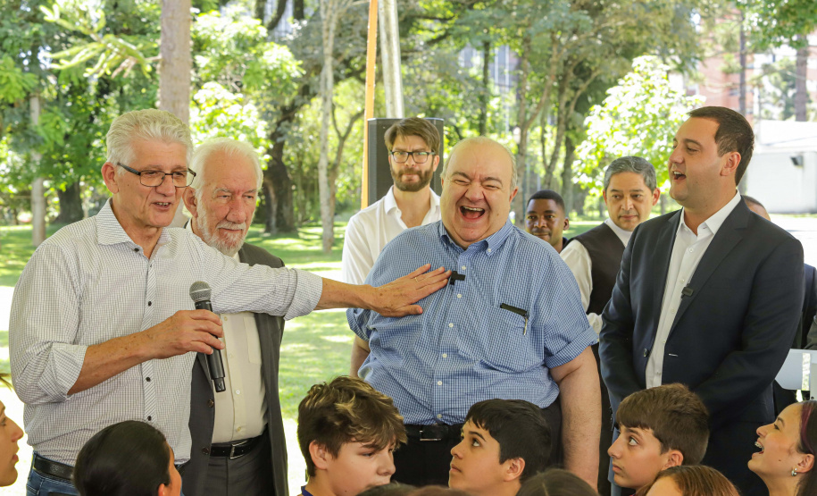 Abelhas nativas - jardins do palácio