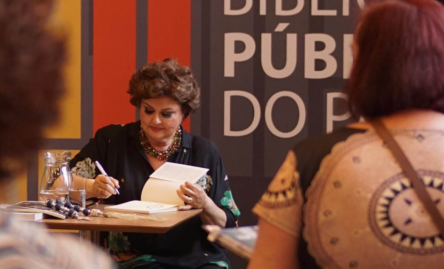 Biblioteca Pública tem programação especial durante o Mês da Mulher