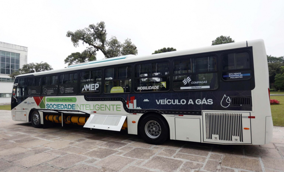 Ônibus movido 100% a GNV é uma das atrações da COMPAGAS no Smart City Expo Curitiba