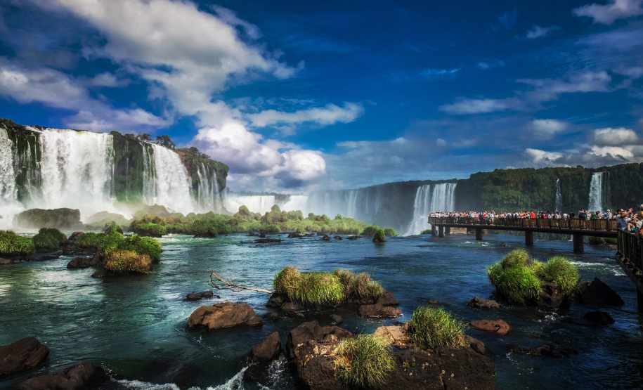 Turismo se aproxima dos níveis pré-pandemia no Paraná, aponta levantamento da Setu